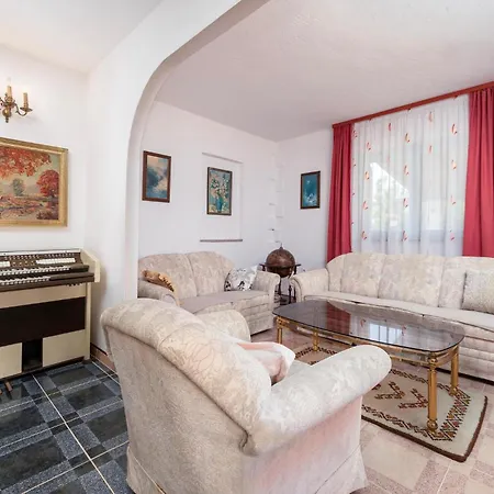 3 Bedroom In Kacana 펜션 Gajana